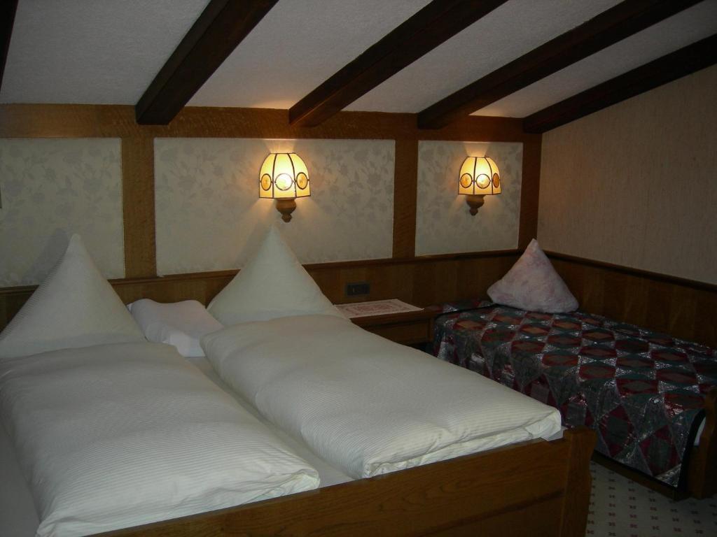 Hotel S'Hoamatl Höfen Pokoj fotografie